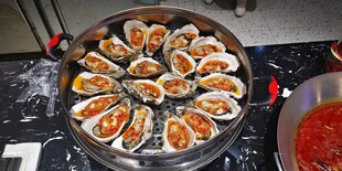 美味蒜蓉粉丝蒸生蚝