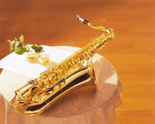 金色萨克斯 音乐器材