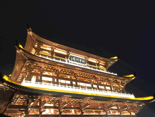 古楼夜景