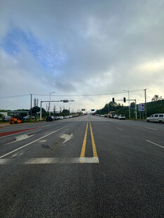 宽阔公路伸向远方