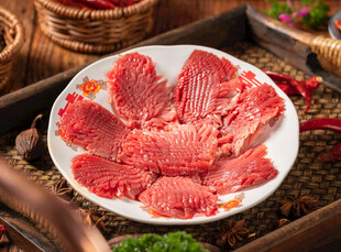 新鲜牛肉片摆盘展示