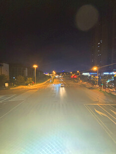 夜晚城市道路行车景象