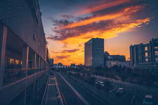 城市黄昏天际线美丽景象