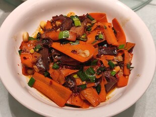 胡萝卜炒腊肉