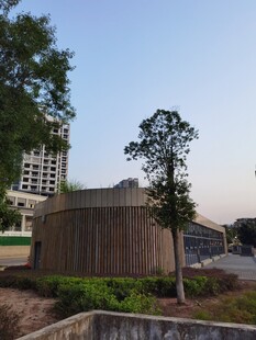 城市中的圆形建筑景观