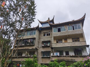 中式风格多层居民楼建筑