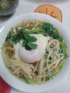 荷包蛋青菜面条美食