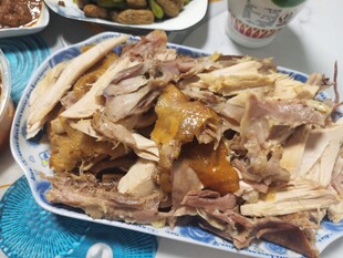 美味手撕鸡肉菜肴