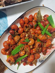 美味香辣虾球