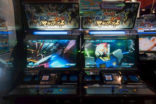 复古街机游戏机展示