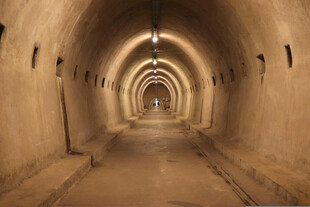 地下隧道内部景象