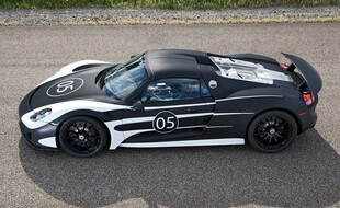 炫酷黑白赛车俯视图