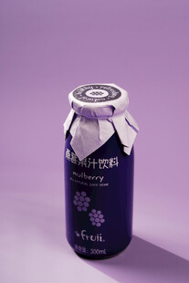 紫色罐装桑葚汁饮品