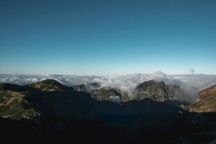 高山云海壮丽美景