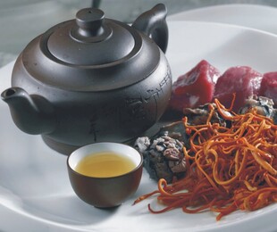 紫砂虫草花炖乌鸡