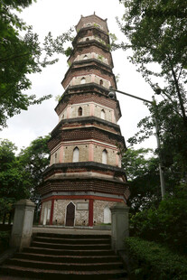 泗州塔 古朴多层古塔立于林间