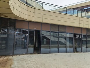 现代风格商业建筑外观