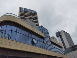 现代风格城市建筑外观