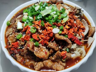 香辣诱人的水煮牛肉