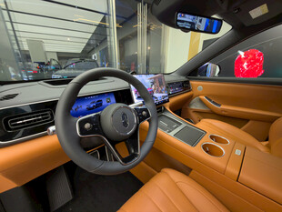 豪华汽车内饰精致展示