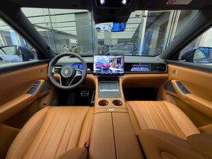 豪华汽车内饰精致展示