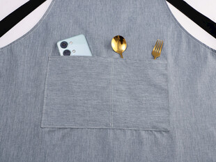 灰色衣物口袋上的物品