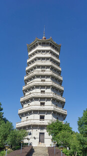 古朴多层宝塔建筑景观
