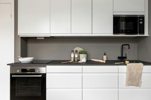 现代简约风格的白色厨房