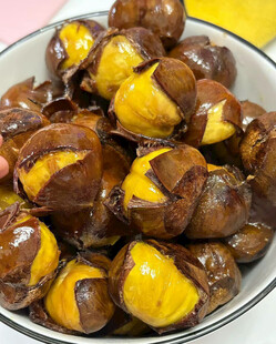 美味糖炒栗子色泽诱人