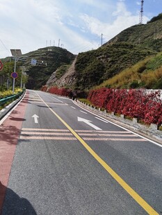 山间公路风景