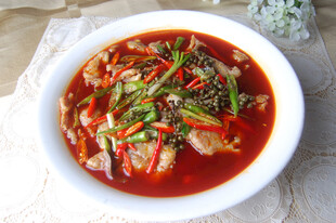 香辣可口的红烧菜肴