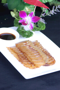 精美摆盘的特色凉拌海蜇