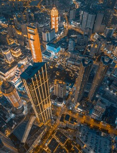 城市璀璨夜景俯瞰图