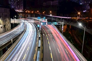 城市夜晚立交桥车流光影