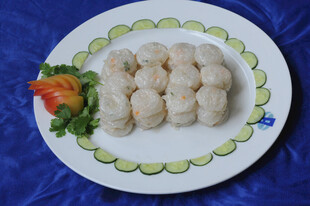 美味鲜虾饺摆盘精致
