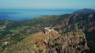 高山远眺壮阔海景