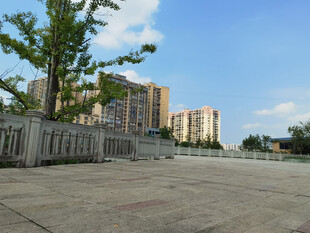 城市户外空旷场地与建筑