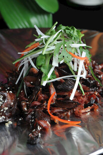 美味牛肉配葱丝