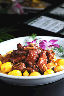 土豆烧牛肉美食特写