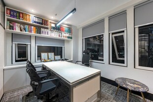现代简约风格书房办公区