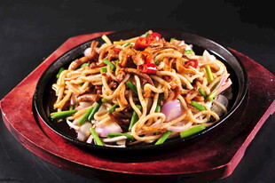 铁板美味杂蔬炒面