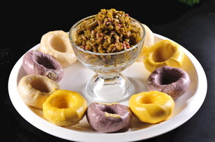 多彩饺子配香脆小吃