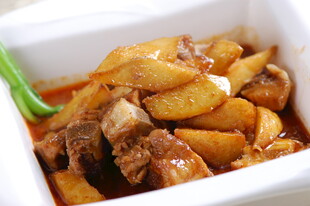 红烧排骨炖土豆