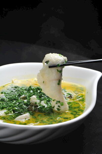 鲜香鱼汤配鱼肉