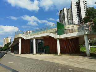 城市中独特造型的建筑