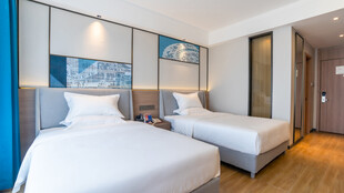 现代简约风格双床酒店客房