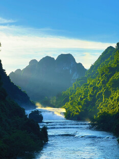 广西崇左野生瀑布自然风景