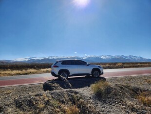 公路上的越野汽车