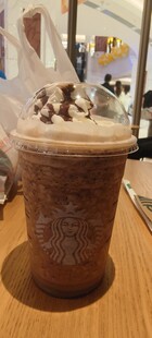 美味巧克力冰沙饮品