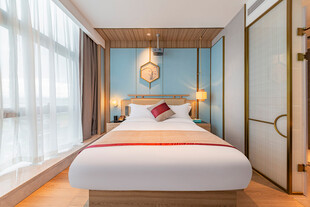 现代简约风格温馨卧室